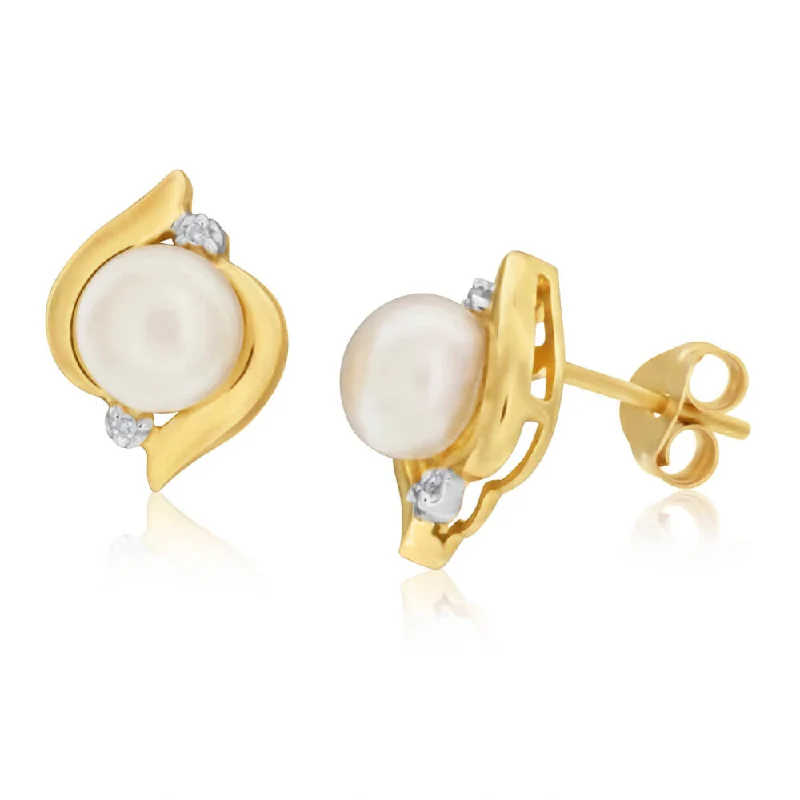 Flash Sale On Exquisite Jewelry – Don't Miss Out 9ct Yellow Gold Freshwater Pearl and Diamond Stud Earrings